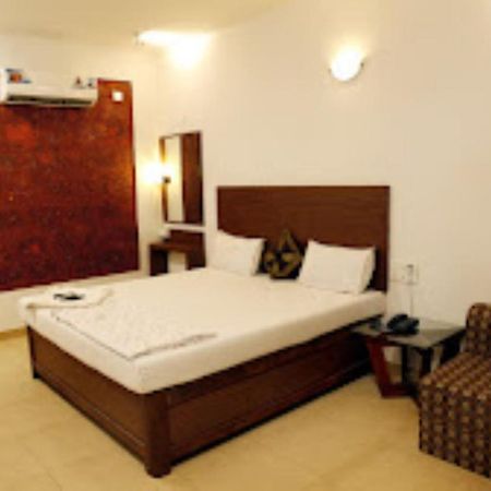 Blue Sea Beach Resort Malvan Luaran gambar