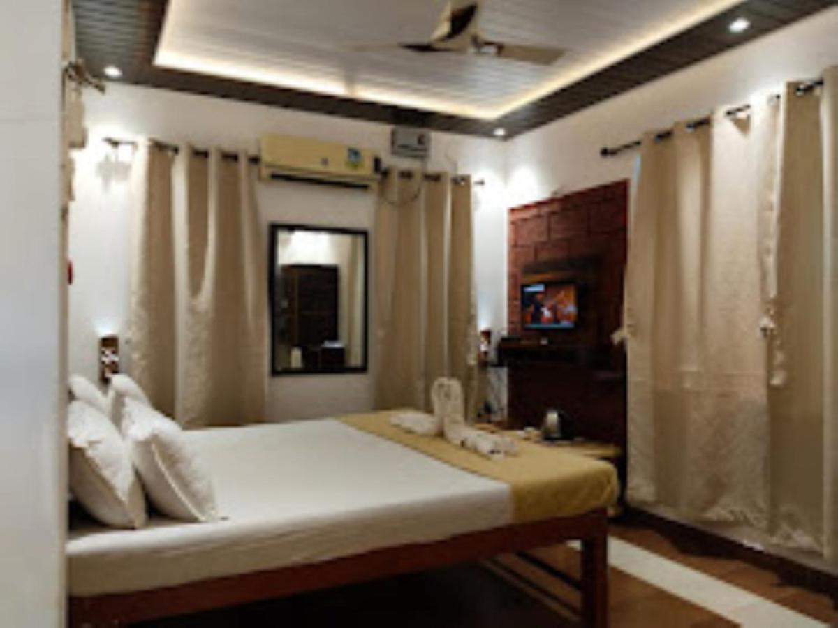 Blue Sea Beach Resort Malvan Luaran gambar